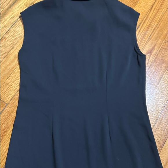 Tahari Black Shift Dress Womens Size 6 Causal Shift Collared V Neck - Picture 10 of 11